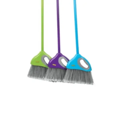 WHISKA BROOM